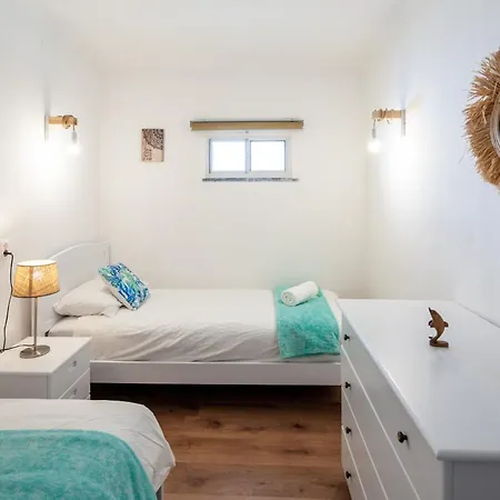 아파트 Tulip - Silvercoast Apartments 아토우기아다발레이아