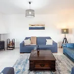 Tulip - Silvercoast Apartments